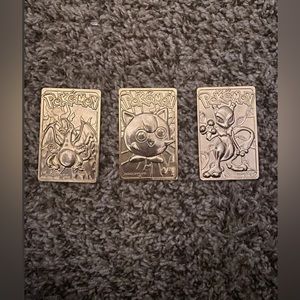 1999 Charizard,Jigglypuff,MewtwoBURGER KING 23k Gold Plate Pokemon Trading Cards